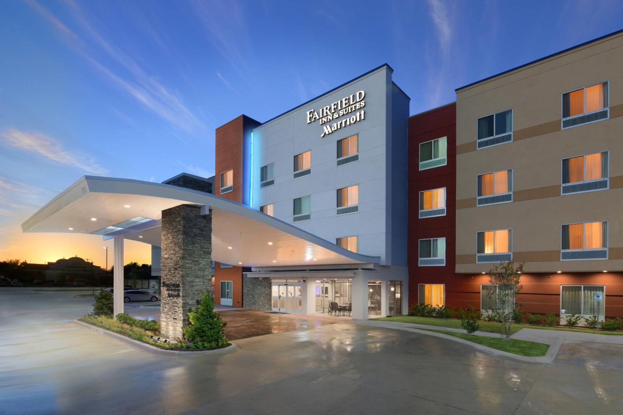 Fairfield Inn & Suites By Marriott Fort Worth South/Burleson Bagian luar foto